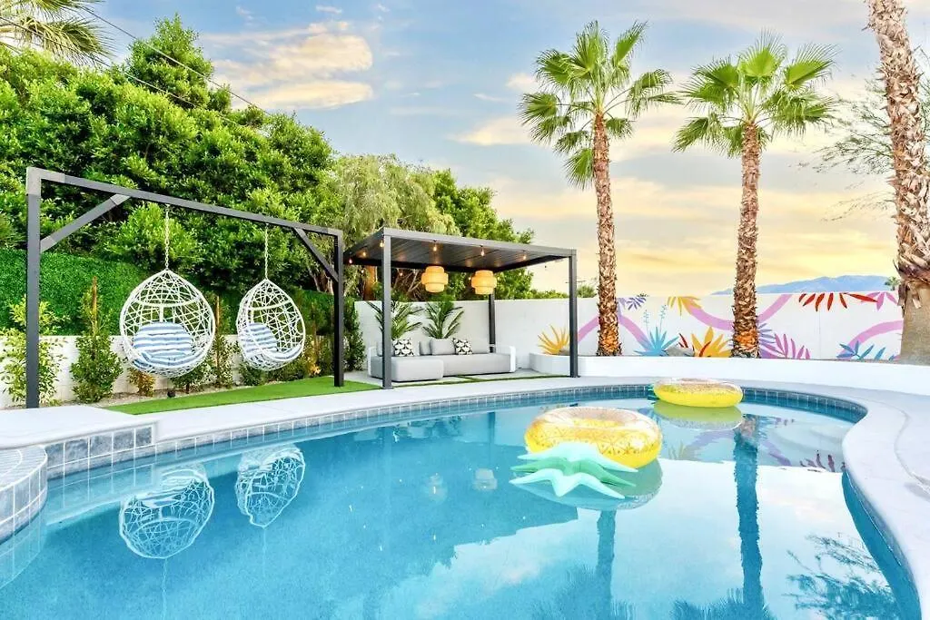 Pineapple Palms Villa Palm Springs Holiday home